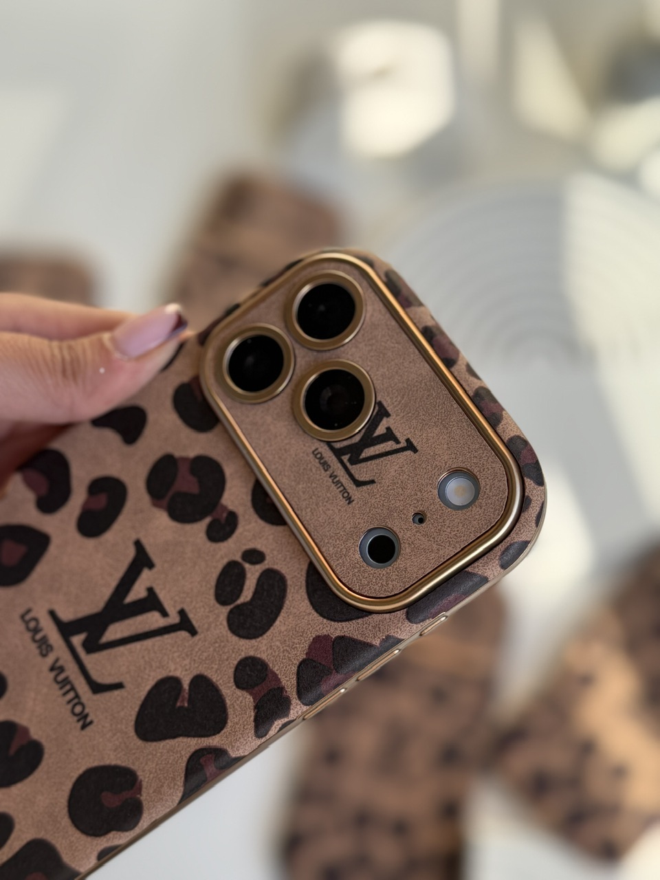 قاب  Louis Vuitton Leopard Golden
