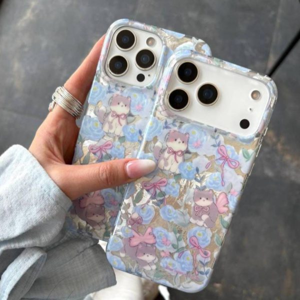 قاب گل آبی و گربه پاپیونی