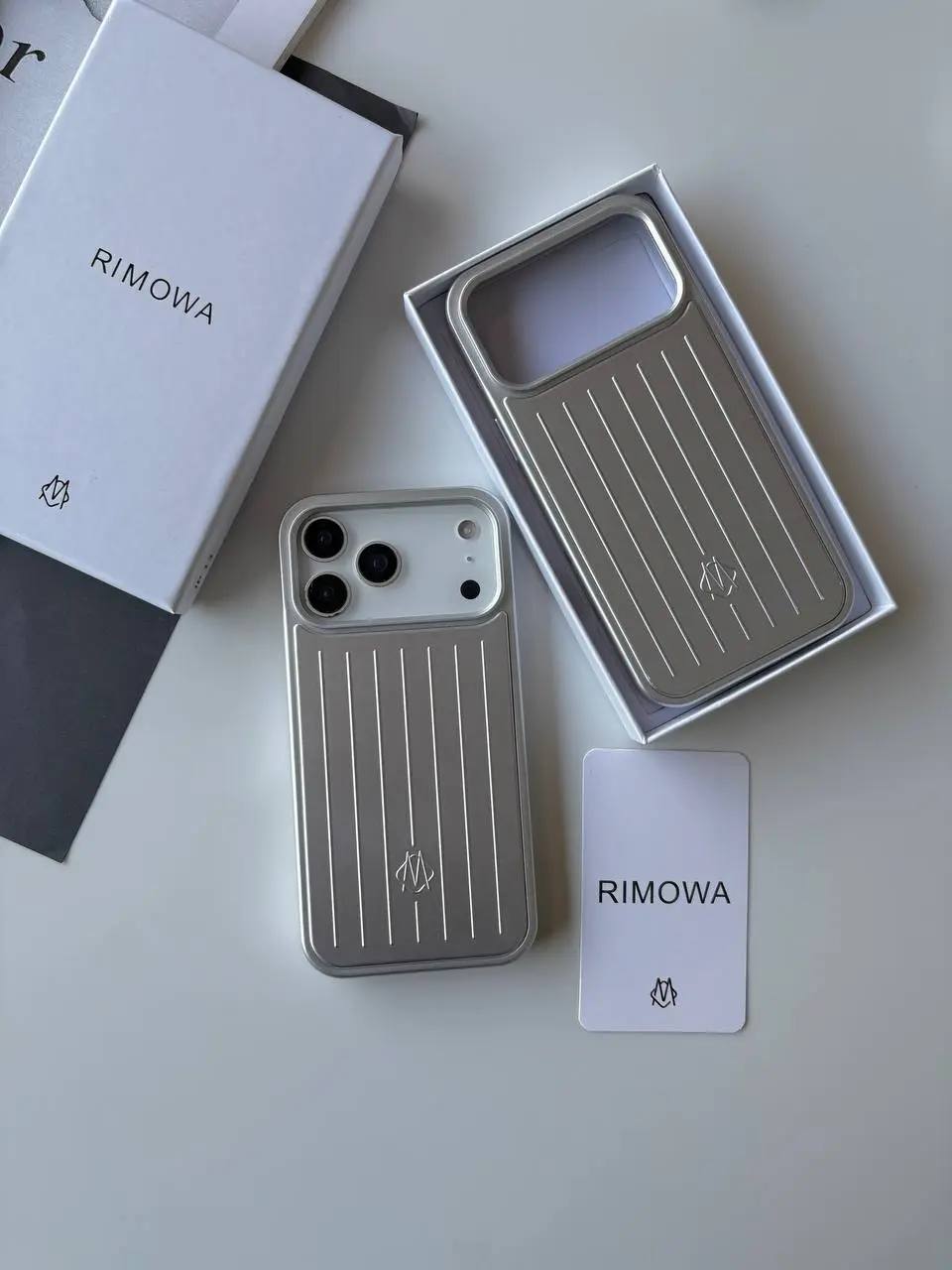 قاب RIMOWA