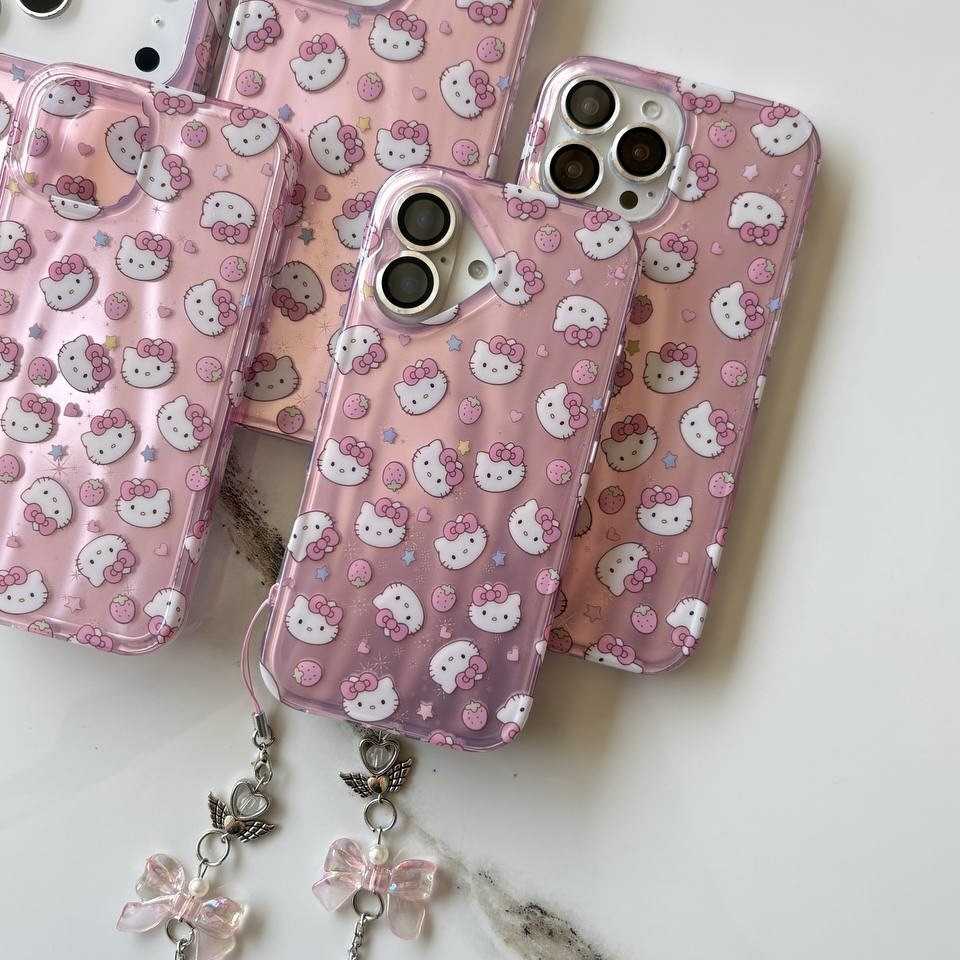 قاب کیتی و توت فرنگی