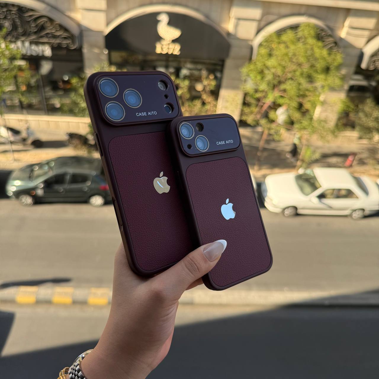 قاب آیفون چرمی تیتان
