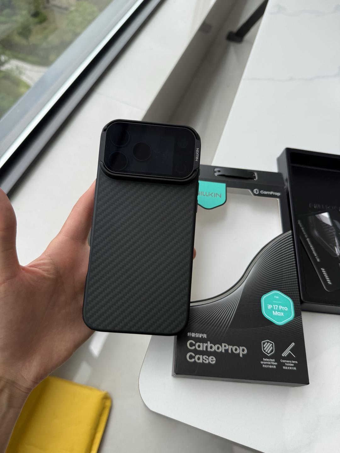 قاب NILLKIN CarboProp Case