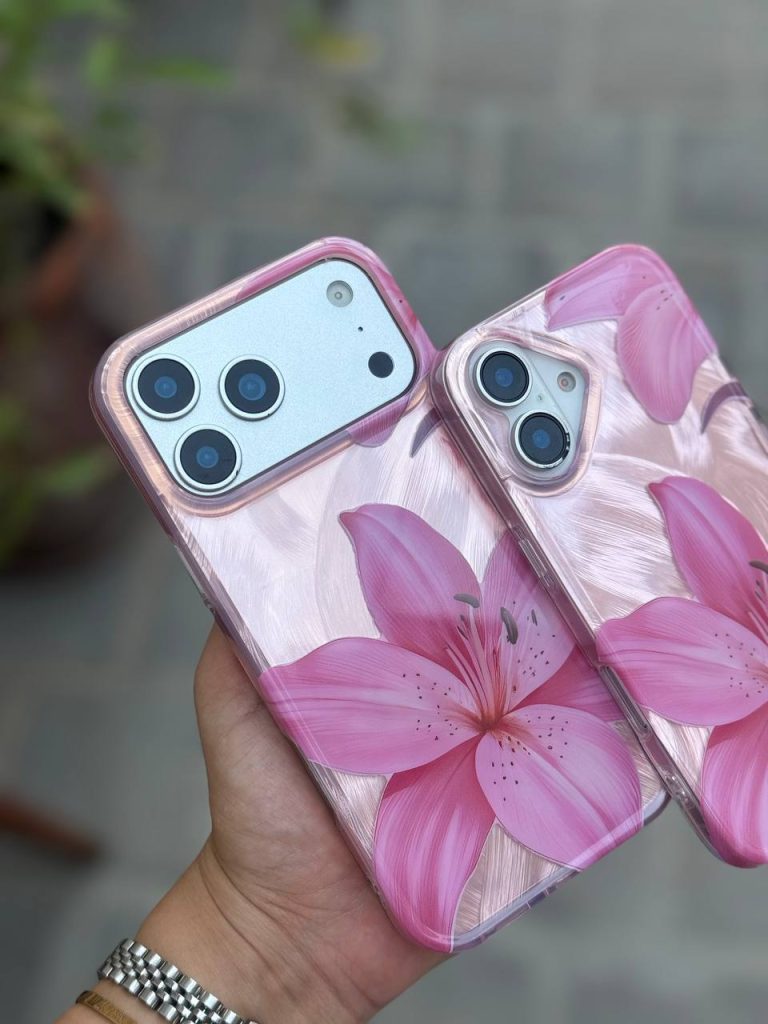 قاب آیفون Lily Pink