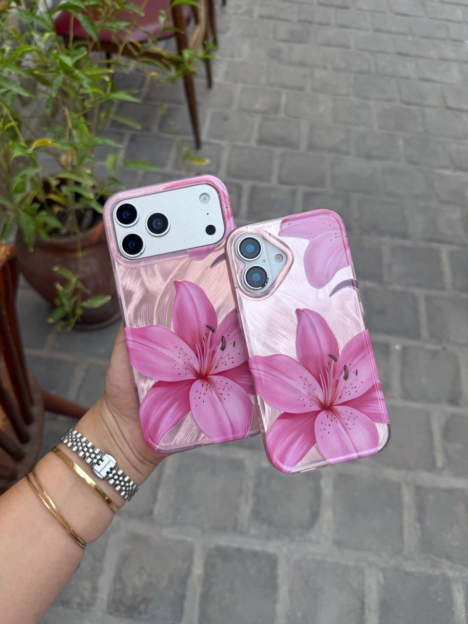 قاب آیفون Lily Pink