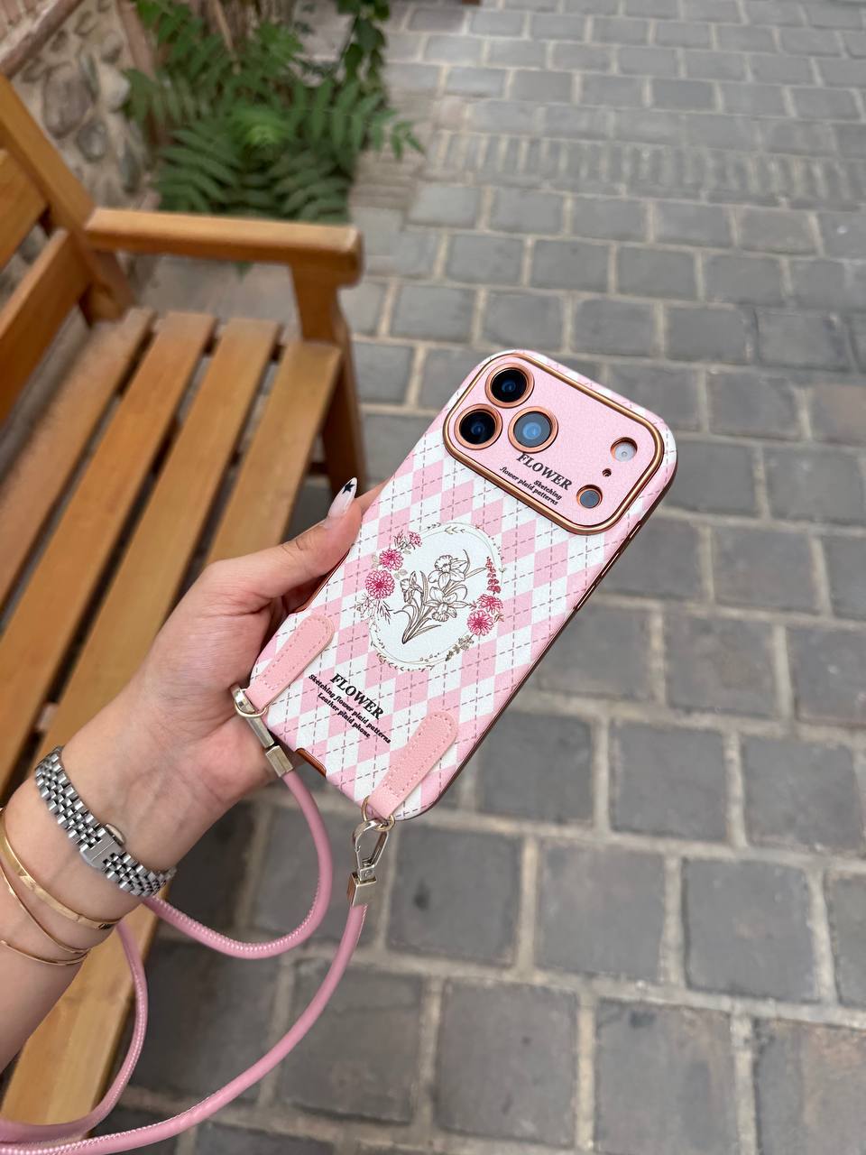 قاب آیفون فلاور رز صورتی