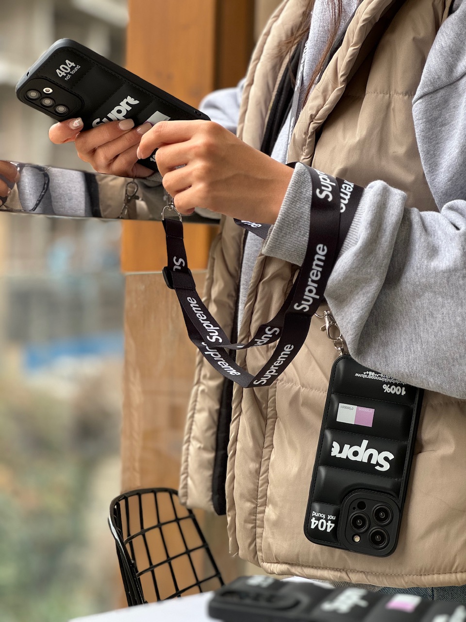 قاب پافر Supreme با بند آیفون ، سامسونگ ، شیائومی