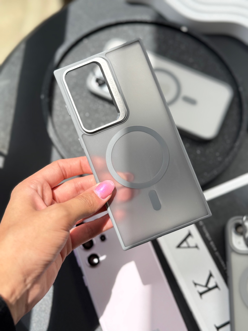 قاب Matte CasePro Lens with MagSafe استند شو با لنز رینگی