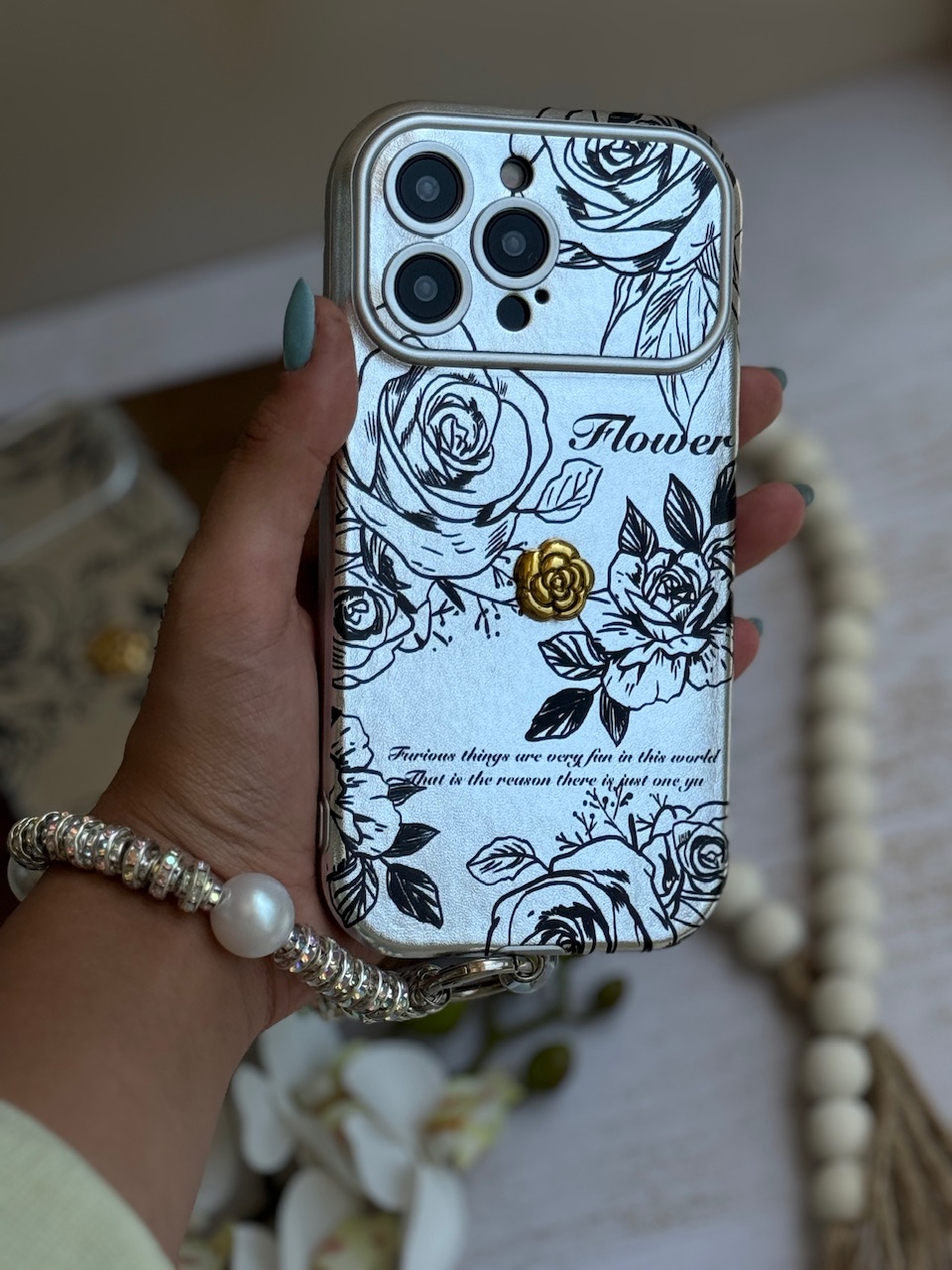 قاب Silver Flower با آویز