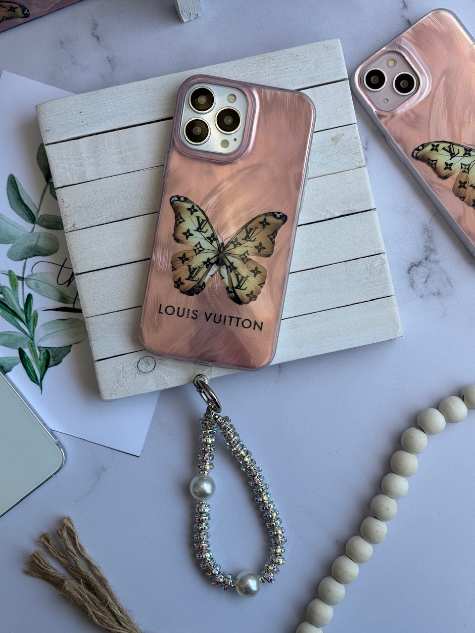 قاب پروانه Louis Vuitton با آویز