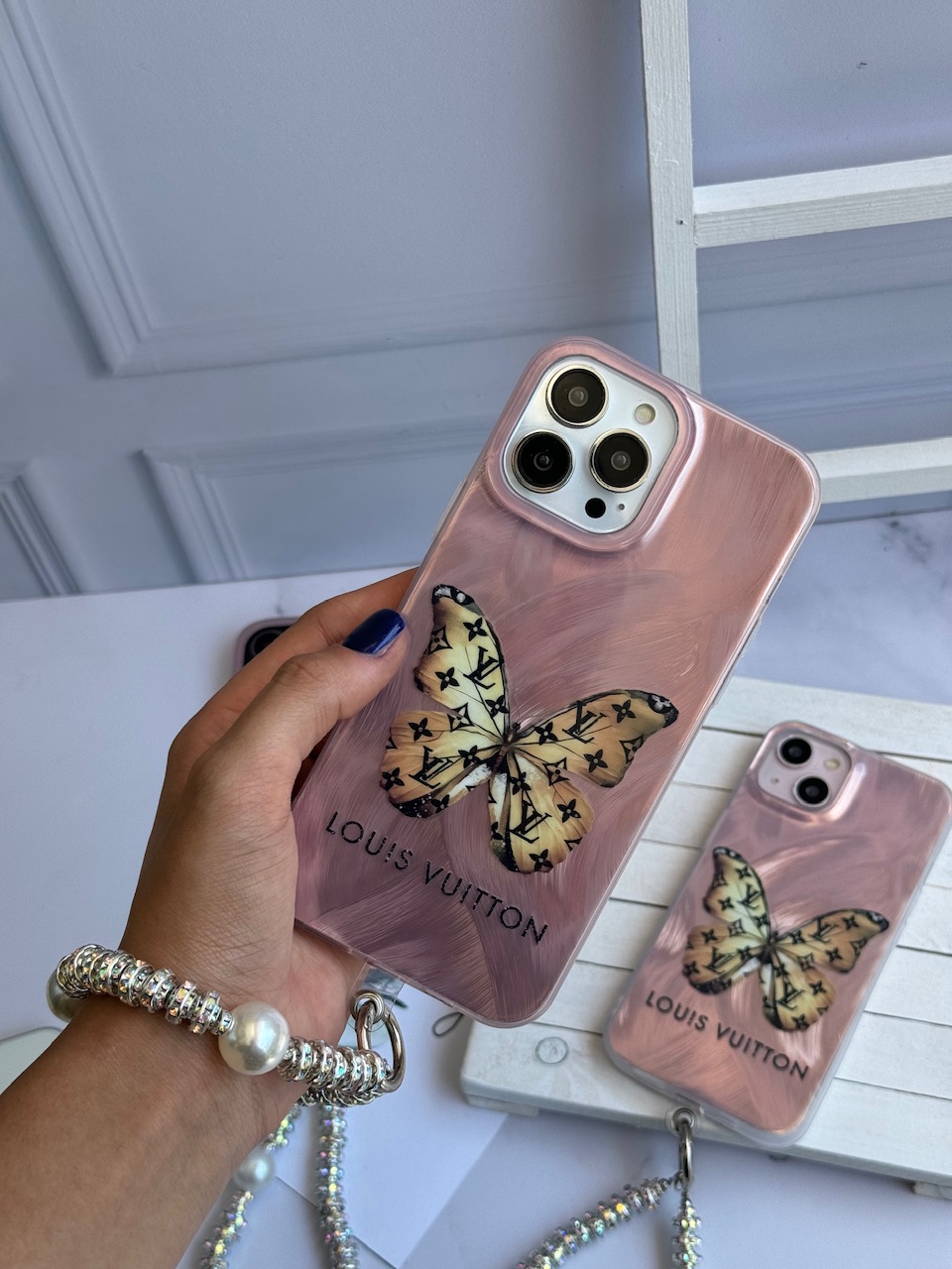 قاب پروانه Louis Vuitton با آویز