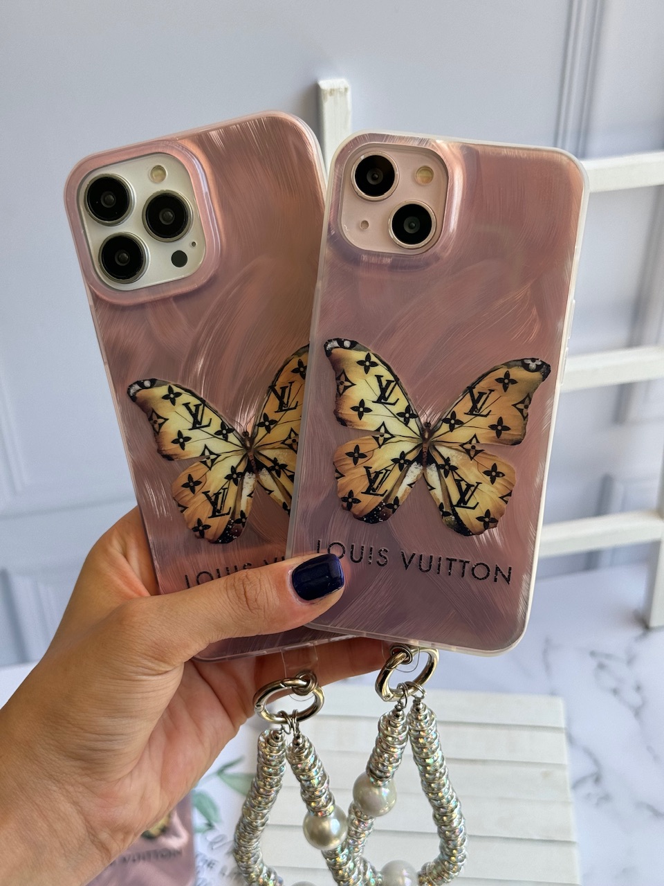 قاب پروانه Louis Vuitton با آویز