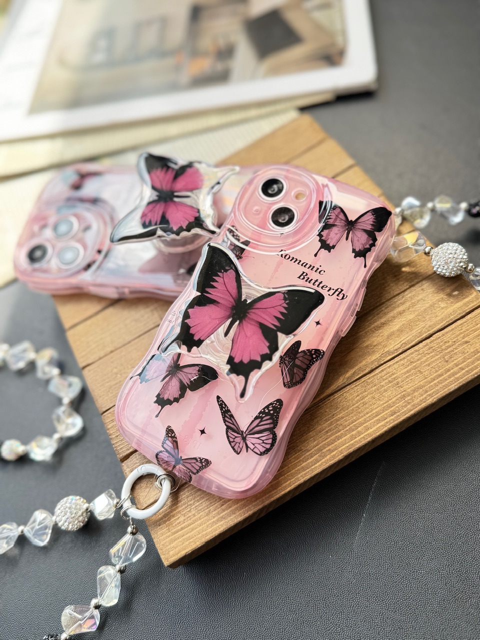 قاب پروانه رومانتیک صورتی با آویز
