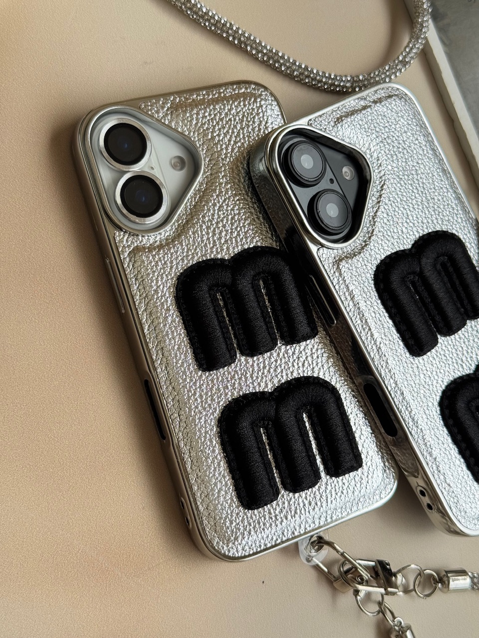 قاب Miu Miu با بند ژلاتینی