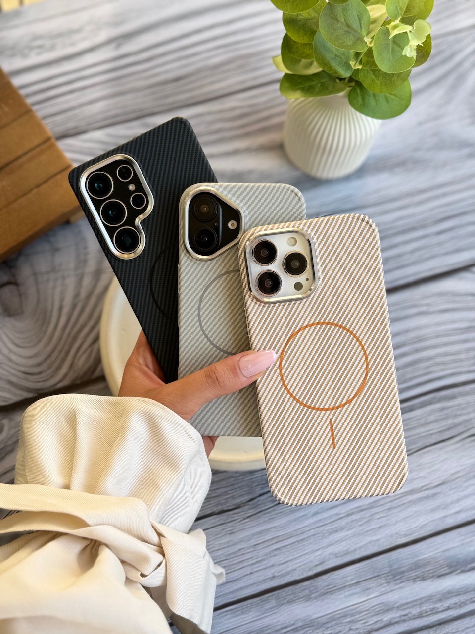 قاب Carbon Magsafe با پک Q Series