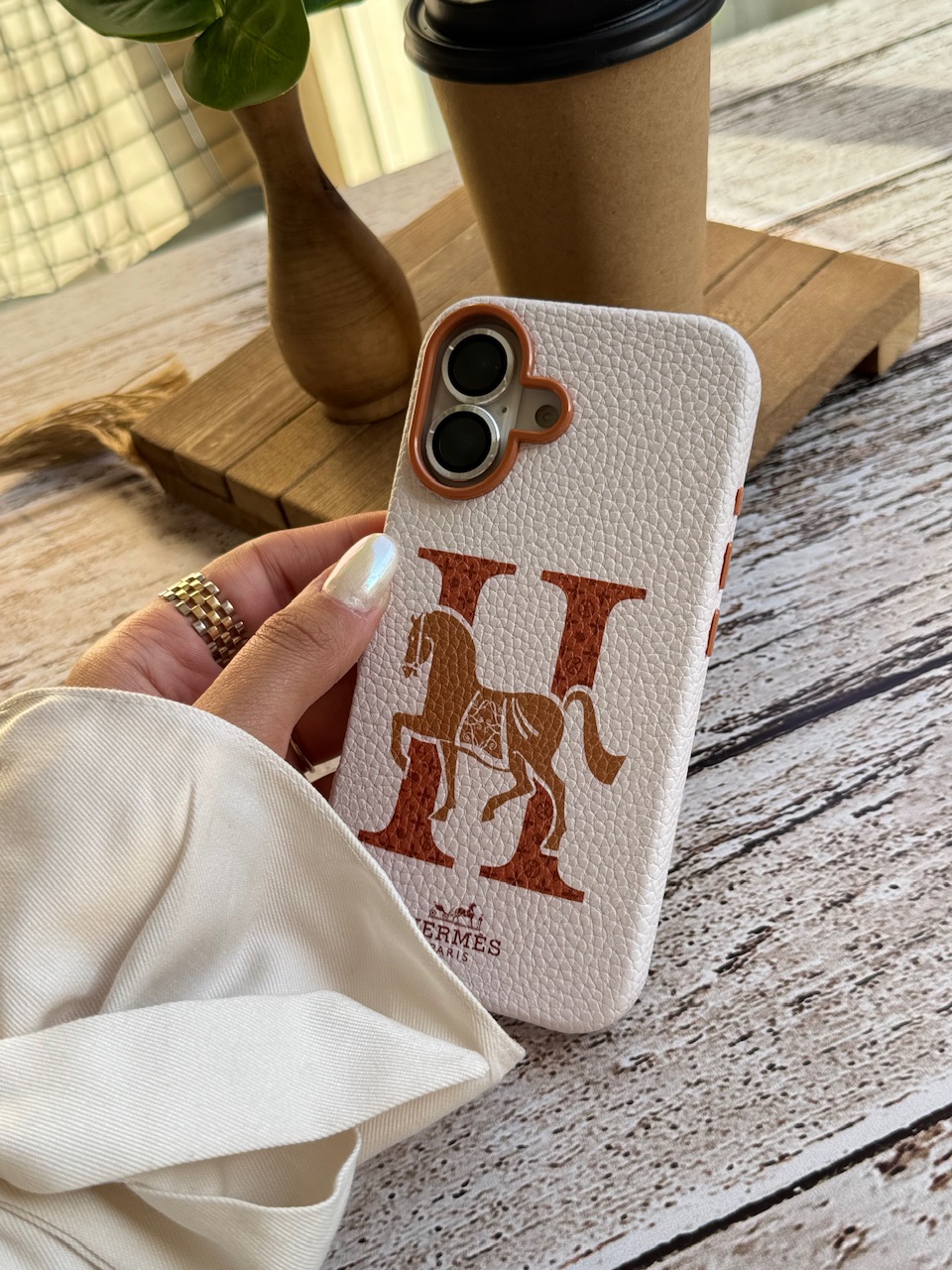 قاب Hermès Paris