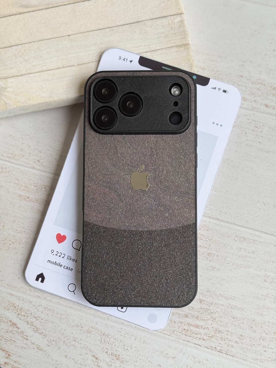 قاب Dark sand texture