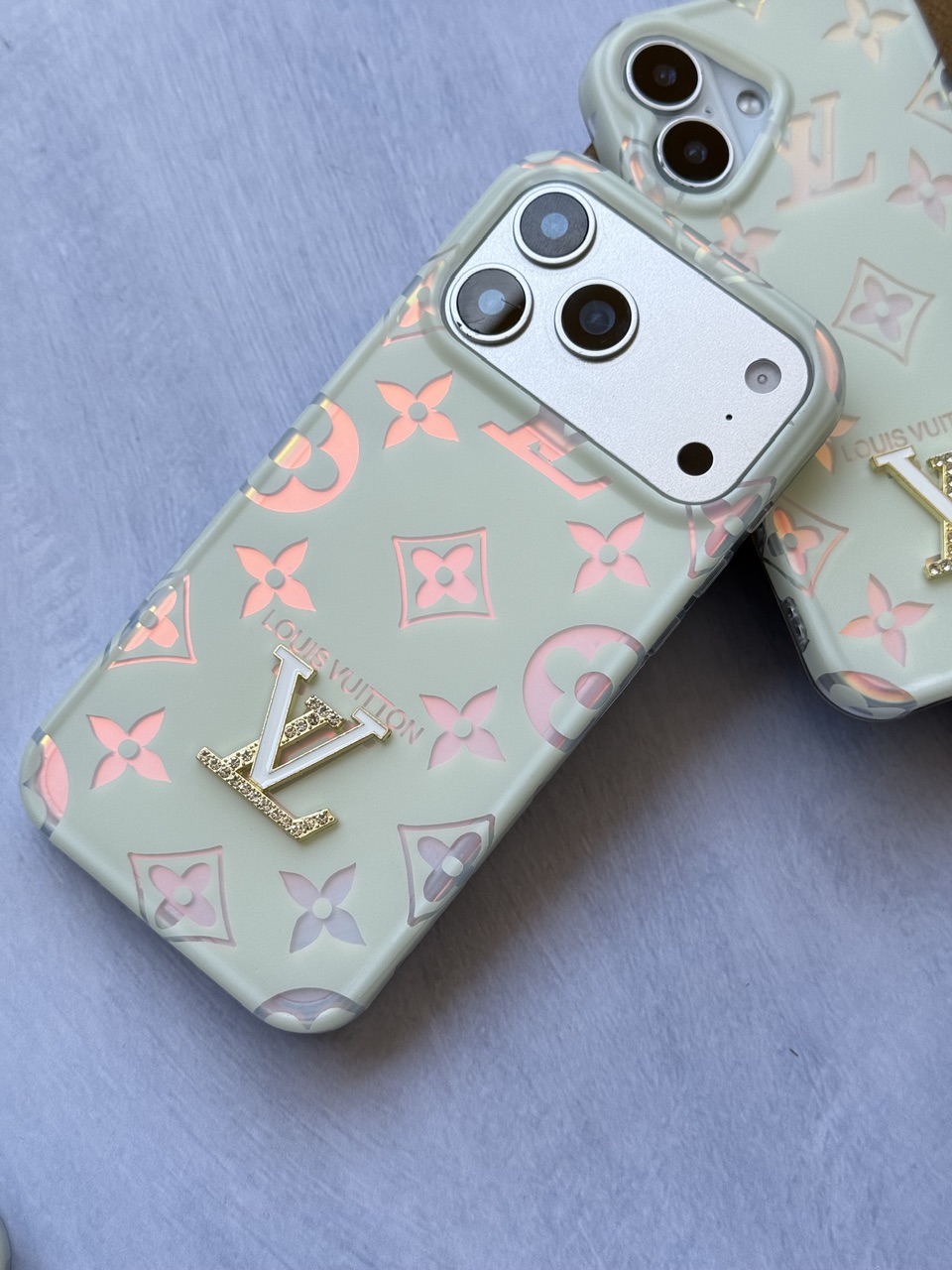 قاب Louis Vuitton هولوگرامی آیفون