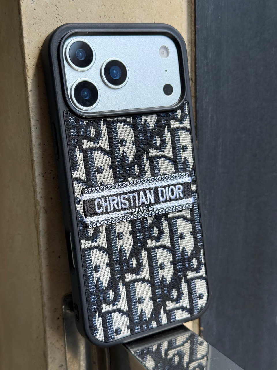 قاب Christian Dior گلدوزی